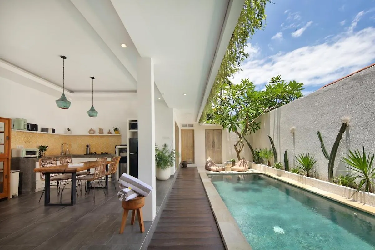 Stylish 2Br Villa In Seminyak With Private Pool 세미냑